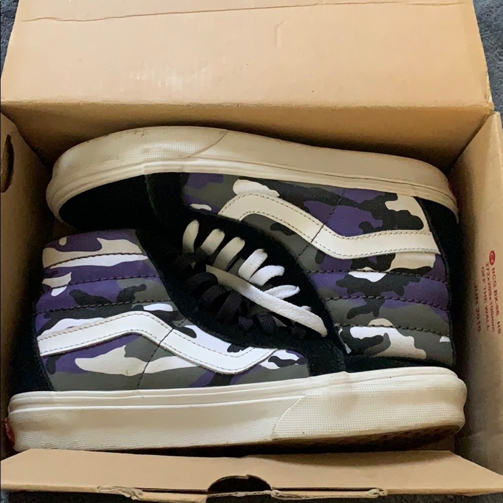 CAMO VANS
